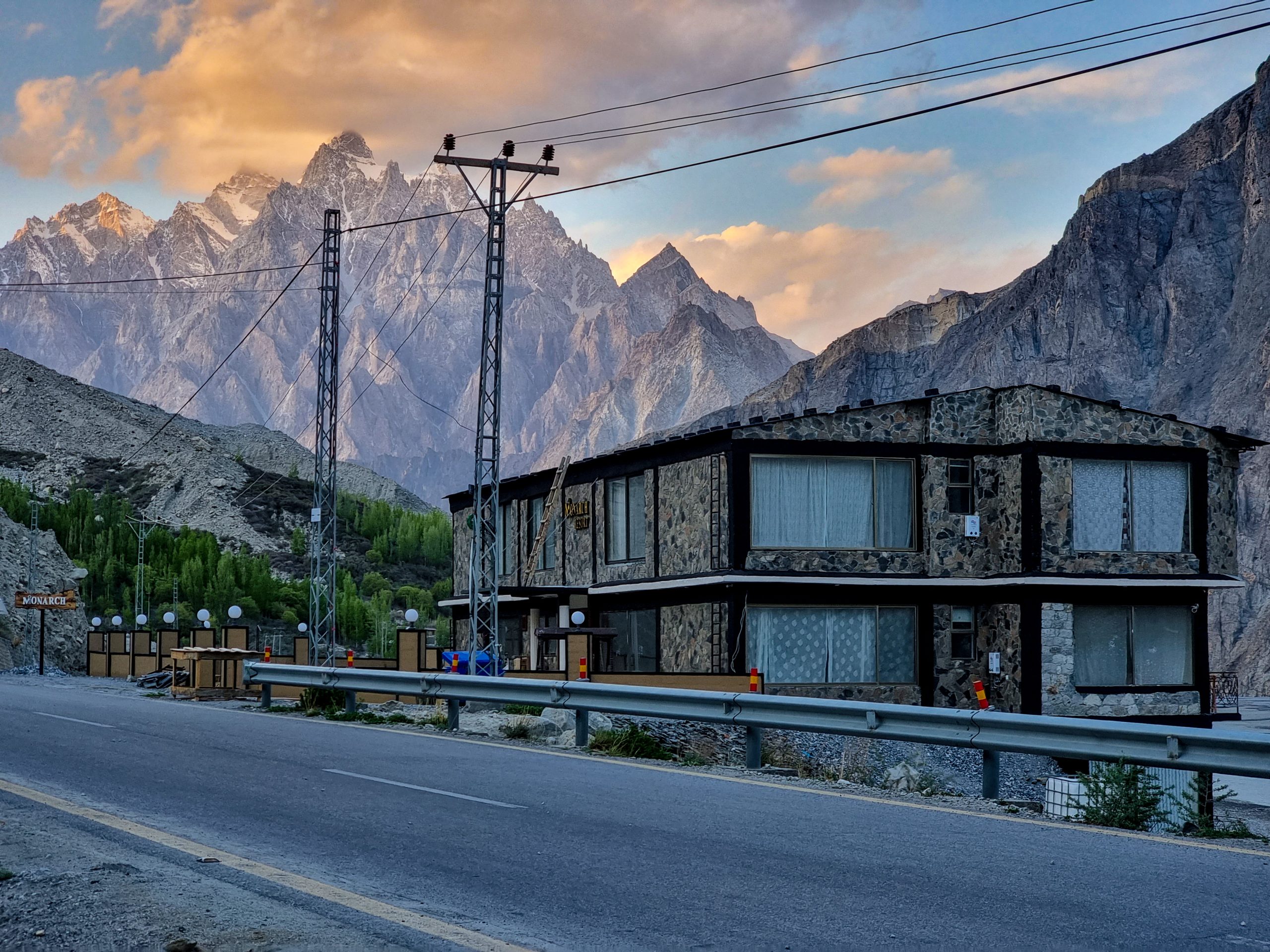 Beautiful resort or hotel in hunza to stay during your visit. Monarch Resort